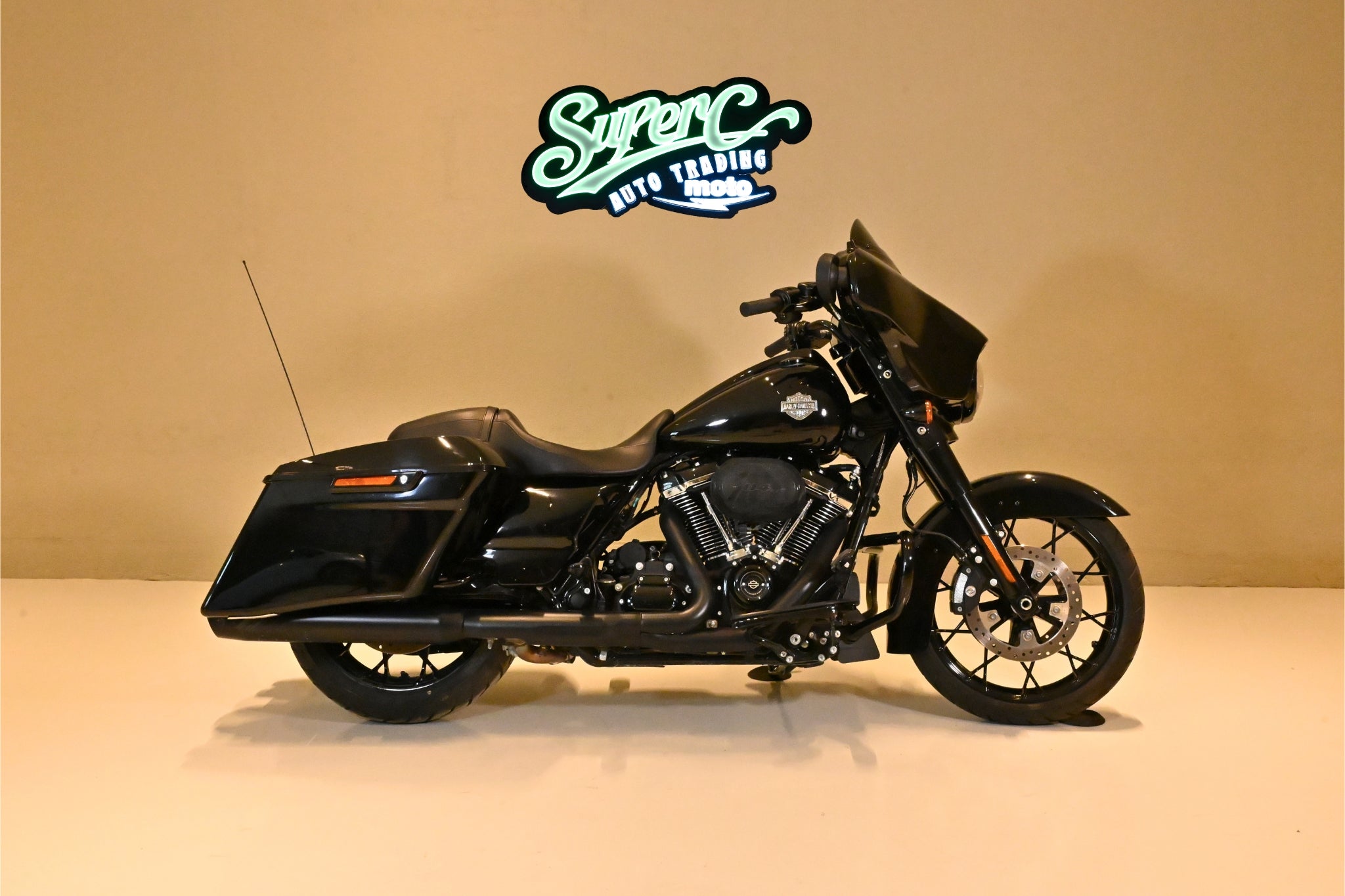 Used HARLEY DAVIDSON STREET-GLIDE 2023 for Sale – Only 160KM