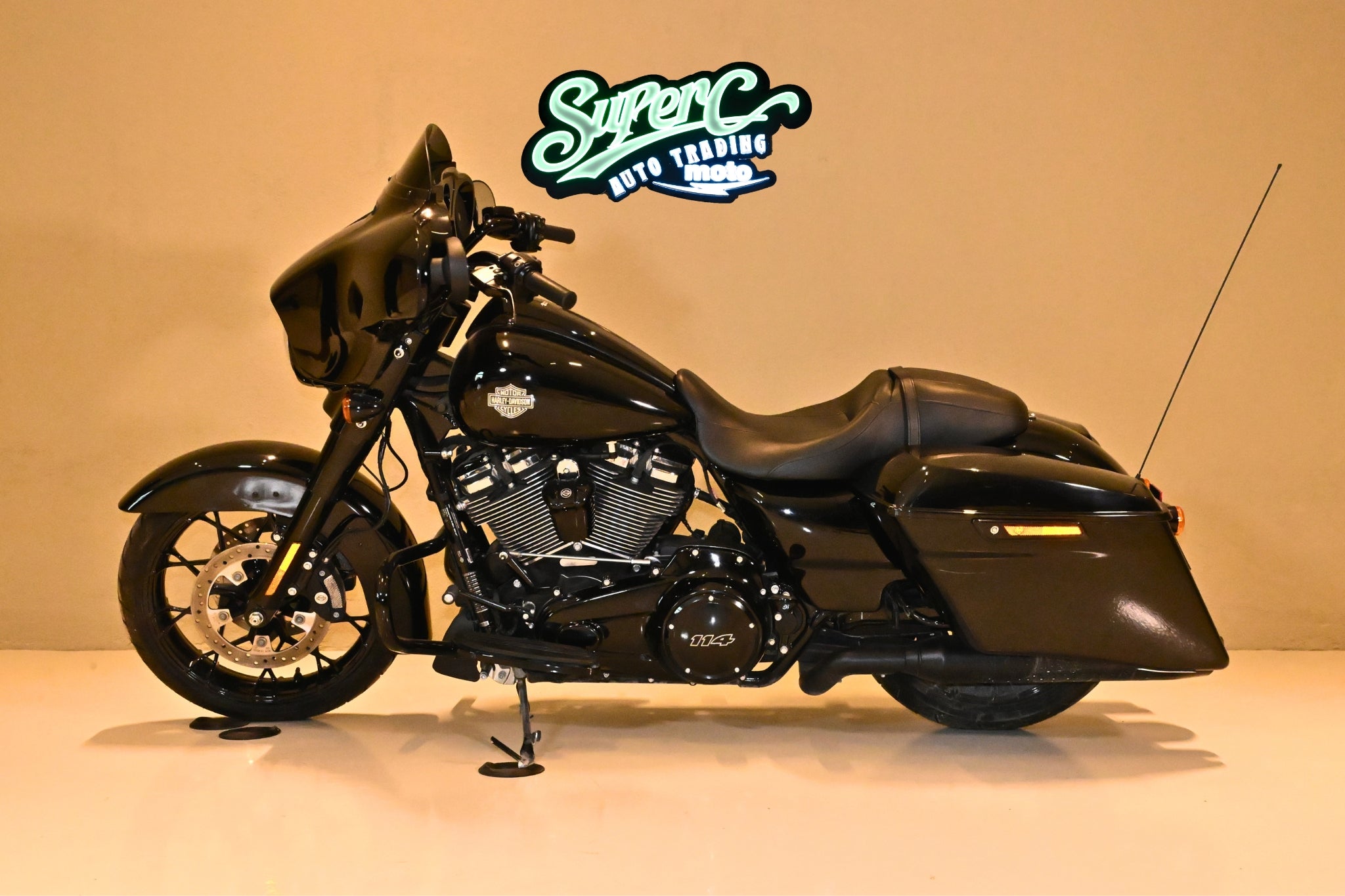 Used HARLEY DAVIDSON STREET-GLIDE 2023 for Sale – Only 160KM
