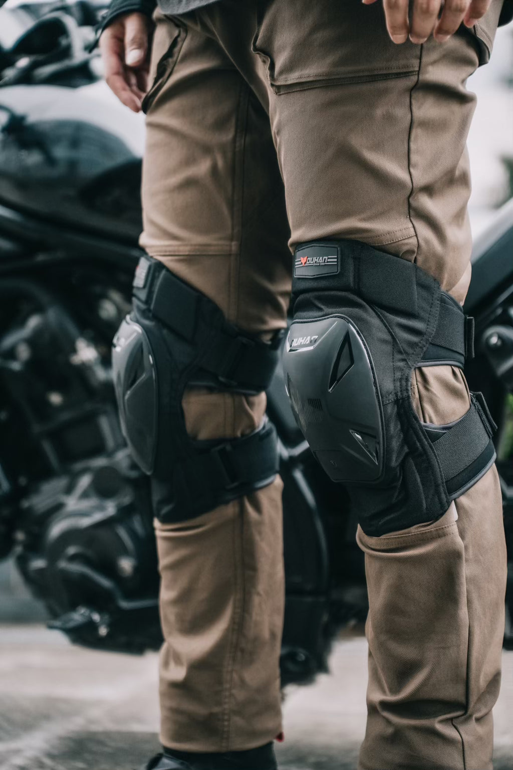 DH-733.  Four-season short knee pads