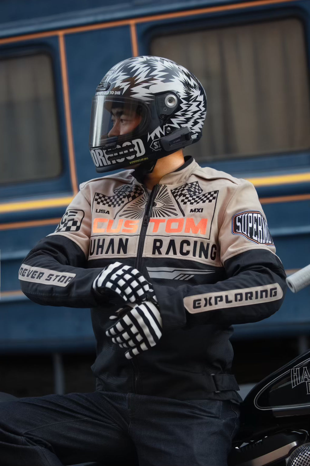 D-24675 Retro Moon Blade