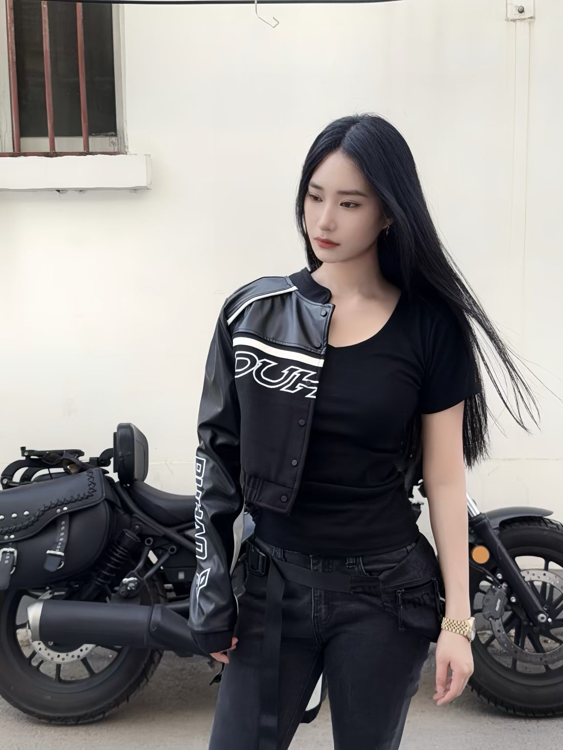 D-23551  Women's short leather jacket