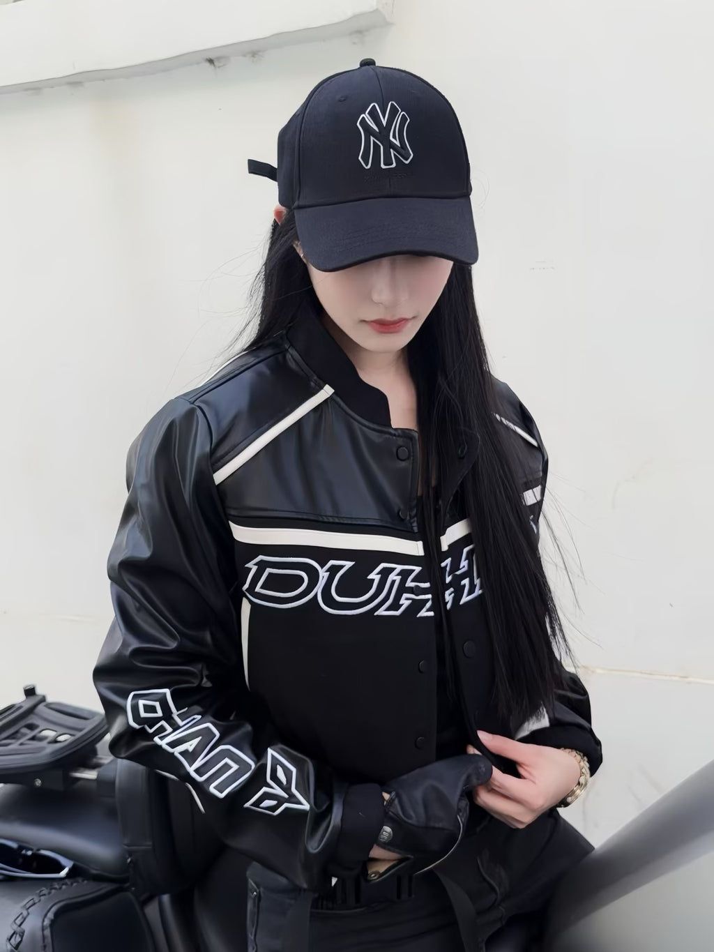 D-23551  Women's short leather jacket