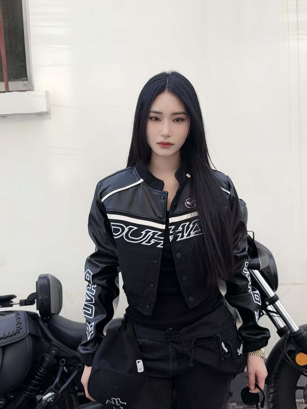 D-23551  Women's short leather jacket
