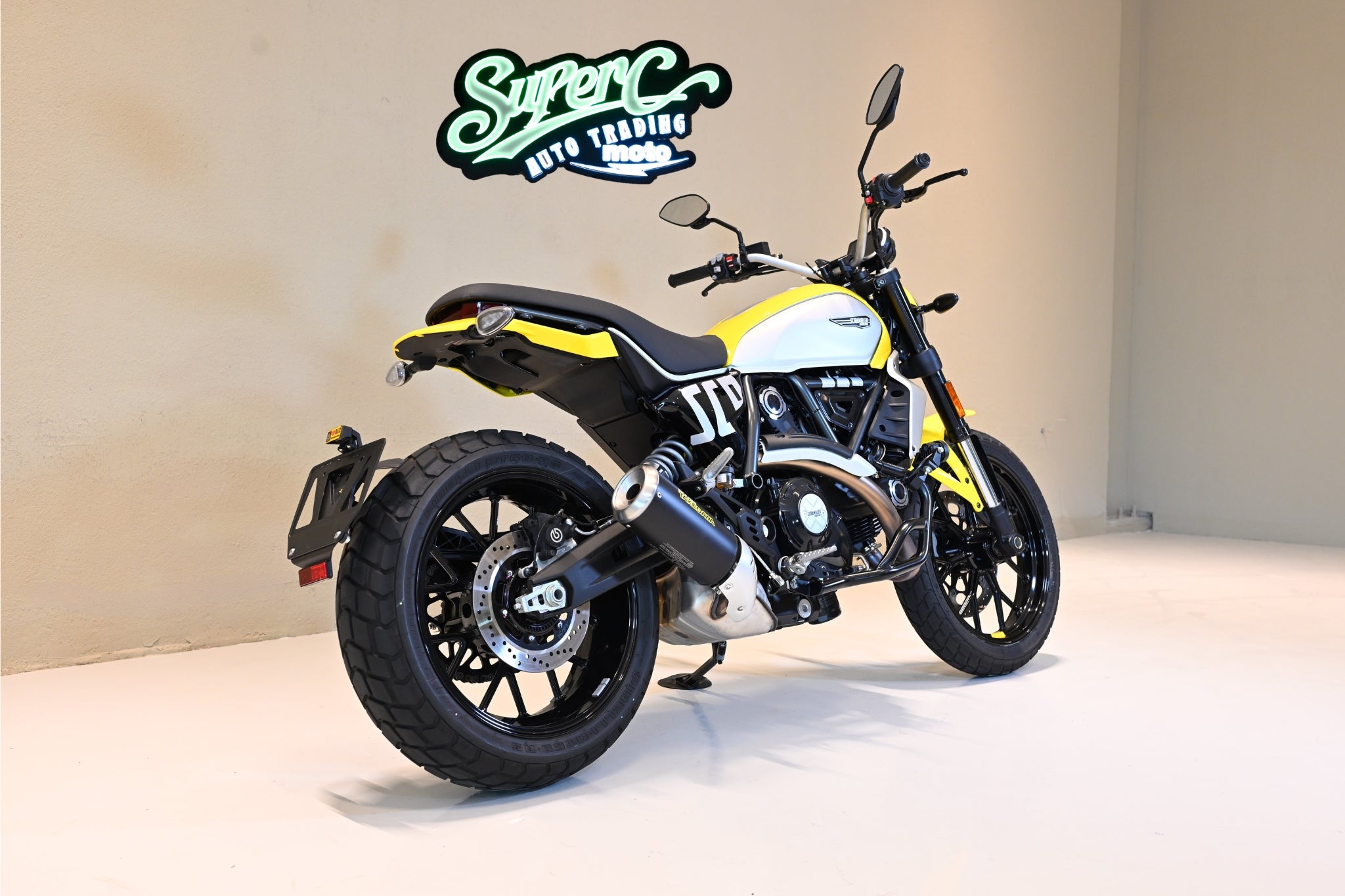 DUCATI SCRAMBLER ICON 2024 YELLOW