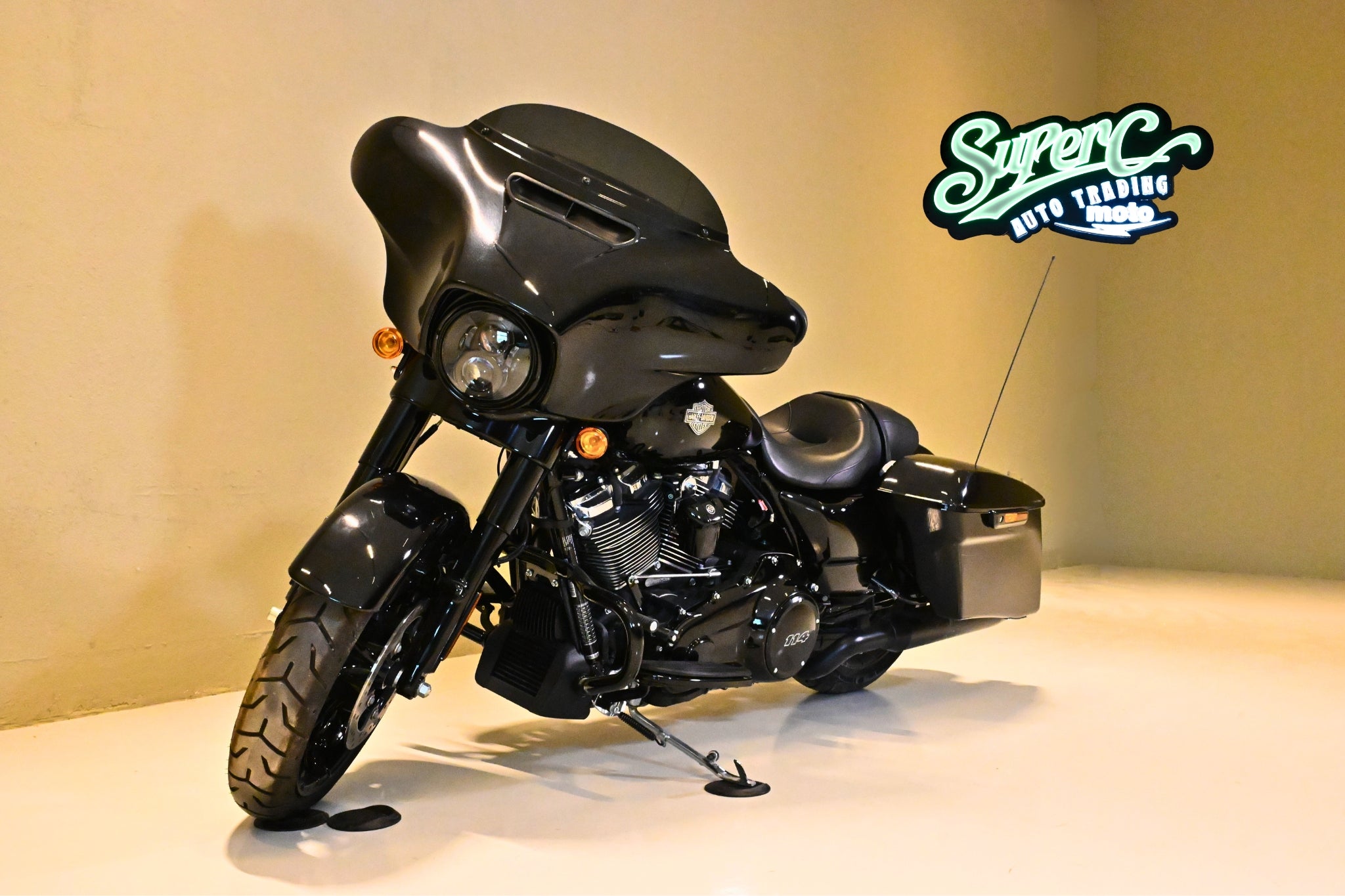 Used HARLEY DAVIDSON STREET-GLIDE 2023 for Sale – Only 0KM