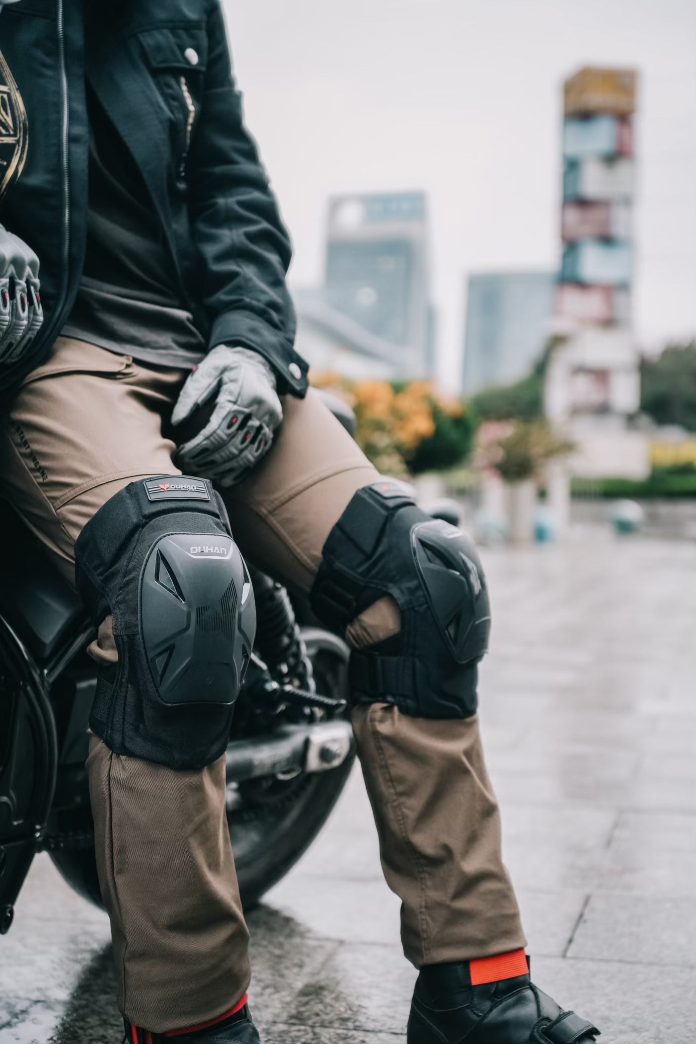 DH-733.  Four-season short knee pads