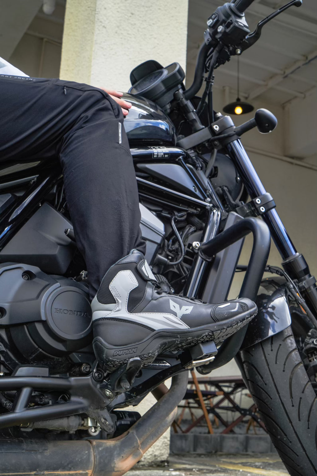 DX-23701.  Four-season cycling boots