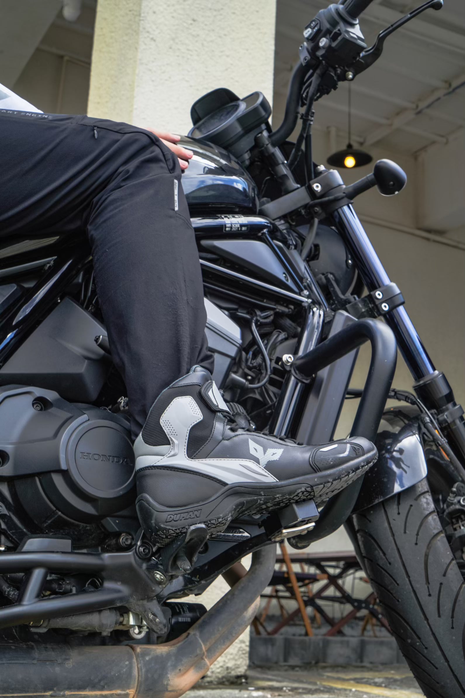 DX-23701.  Four-season cycling boots