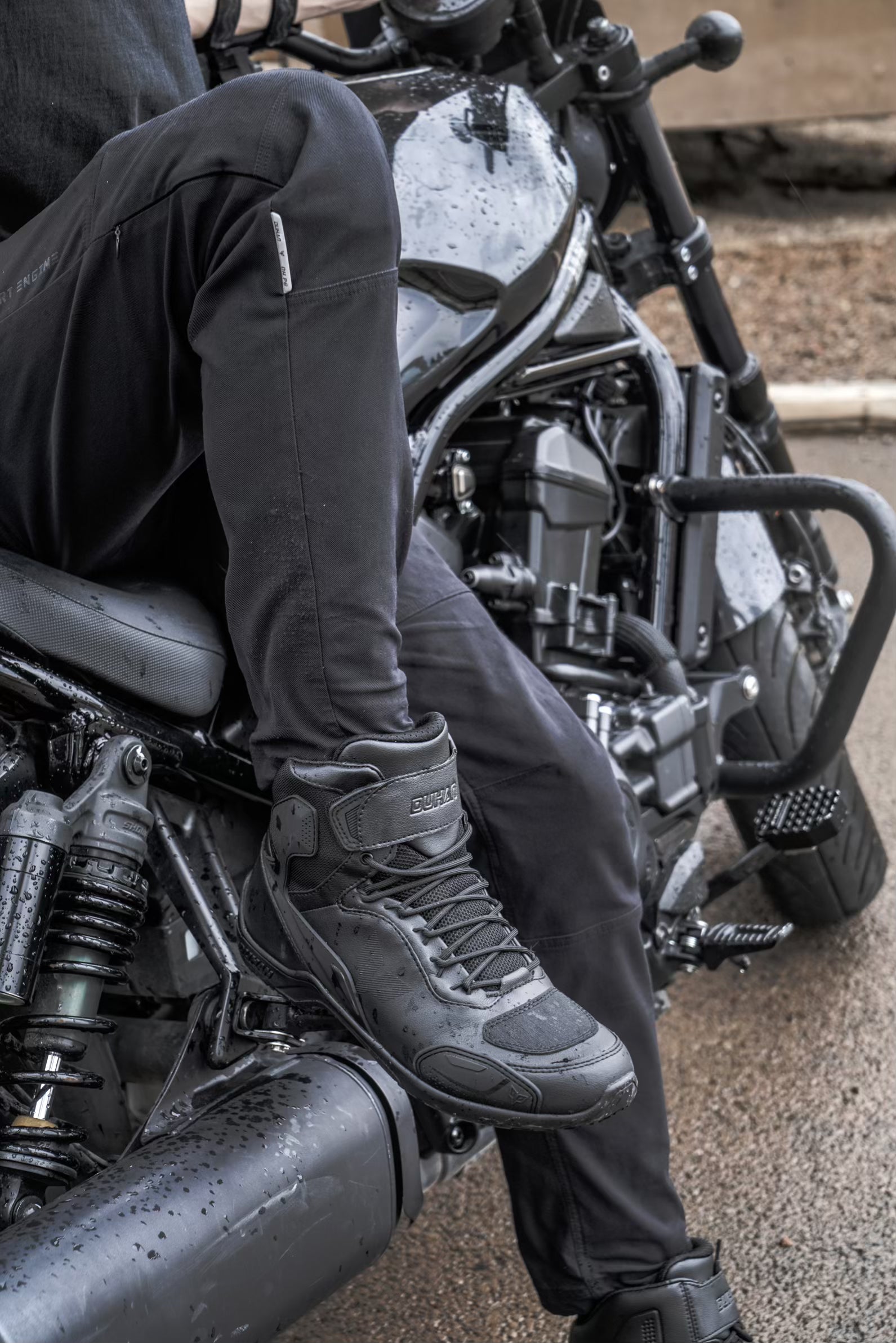 DX-23701.  Four-season cycling boots