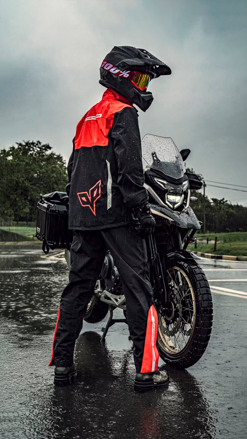 D-2183  High-end raincoat