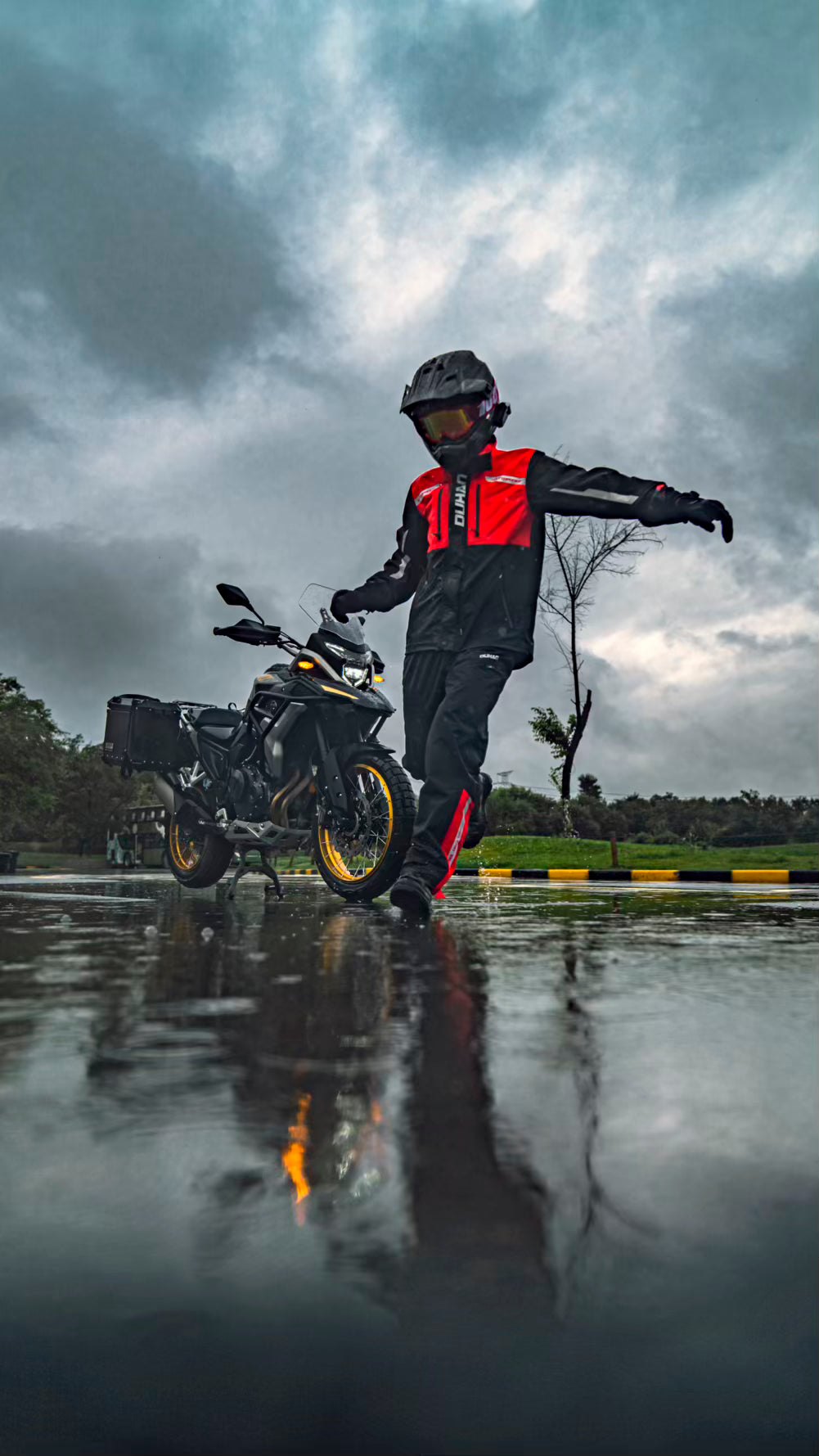 D-2183  High-end raincoat